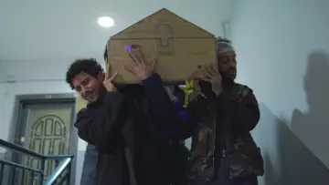 İyi Bir Aile Değiliz постер