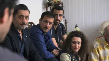 Задник до фильму"İyi Bir Aile Değiliz" #191672