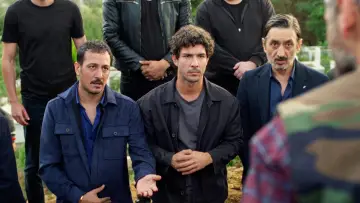 Задник до фильму"İyi Bir Aile Değiliz" #191673