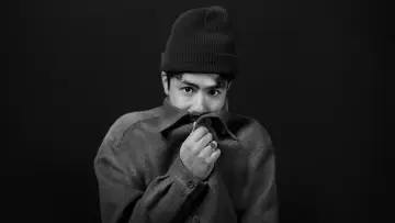 Задник до фильму"Ramy Youssef: More Feelings" #430046