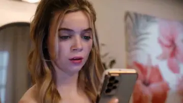 Задник до фильму"Confessions of a Cam Girl" #198423