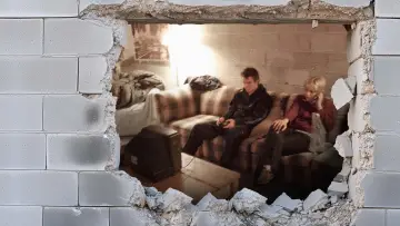 Задник до фильму"Secret Mall Apartment" #622050