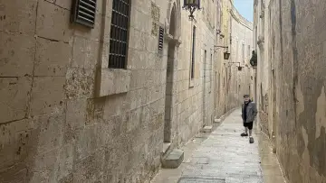 Задник до фильму"Unexpected Travels: 24hr in Malta" #196443