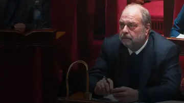 Задник до фільму "Le Ministre qui ne devait pas l