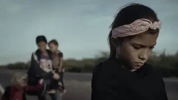 Задник до фильму"Venezuela: Country of Lost Children" #355953