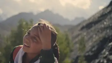 Задник до фильму"Yasmeen