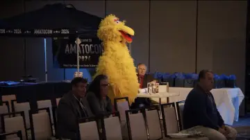 Задник до фильму"The 11th Annual On Cinema Oscar Special LIVE from AmatoCon" #1015350