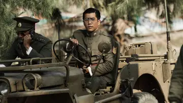Задник до фильму"ช.พ.๑ สมรภูมิคืนชีพ" #678318