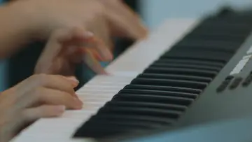 Задник до фильму"Me quiere, no me quiere" #367064