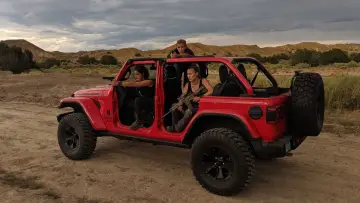 Задник до фільму "Gold Raiders" #1015500