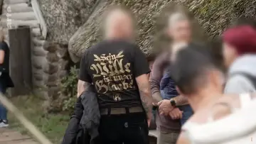 Задник до фільму "Rechtsextreme in der Wikingerszene" #356641