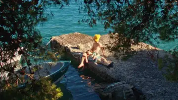 Задник до фільму "Κιούκα: Πριν το τέλος του καλοκαιριού" #720222