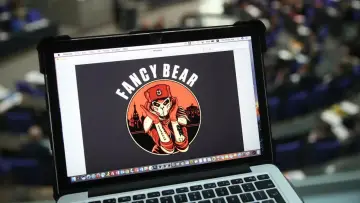 Задник до фильму"Putins Bären - Die gefährlichsten Hacker der Welt" #409675
