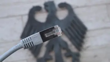 Задник до фильму"Putins Bären - Die gefährlichsten Hacker der Welt" #409676