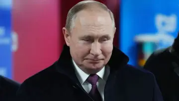 Задник до фильму"Putins Bären - Die gefährlichsten Hacker der Welt" #409678