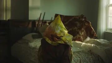 Задник до фільму "We