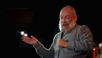 Задник до фильму"Kyle Kinane: Dirt Nap" #1049431