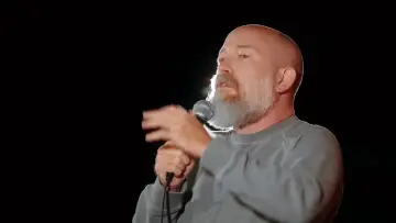 Задник до фильму"Kyle Kinane: Dirt Nap" #1049432