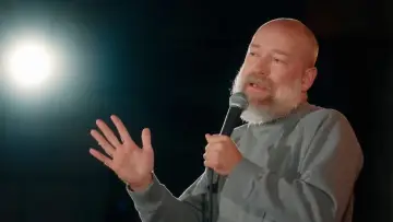 Задник до фильму"Kyle Kinane: Dirt Nap" #1049433