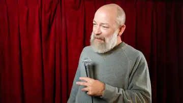 Задник до фильму"Kyle Kinane: Dirt Nap" #1049437