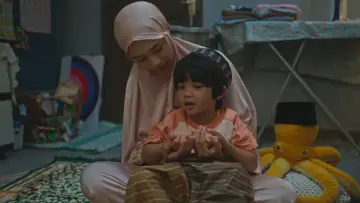 Задник до фильму"Dua Hati Biru" #426988