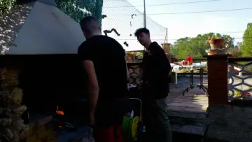 Задник до фільму "BBQ" #473131