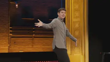 Задник до фильму"Alex Edelman: Just for Us" #1057955