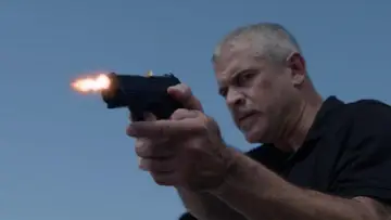 Задник до фільму "Bull Shark 3" #672015