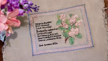 Задник до фильму"Legend of the Lost Locket" #439645
