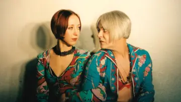 Задник до фильму"S/He Is Still Her/e: The Official Genesis P-Orridge Documentary" #854649
