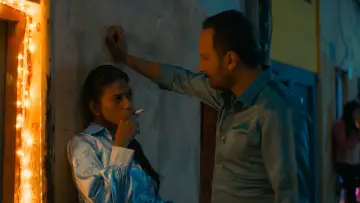 Задник до фильму"निर्लज्ज" #650406