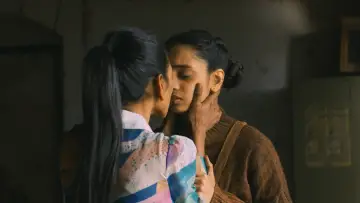 Задник до фильму"निर्लज्ज" #650413