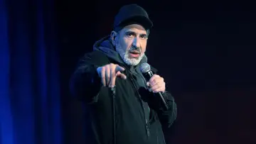 Задник до фильму"Dave Attell: Hot Cross Buns" #430591