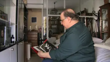 Задник до фильму"Πορτραίτο του συλλέκτη σε ώριμη ηλικία" #1091060