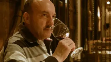 Задник до фильму"Tasting Victory, the Life and Wines of the World