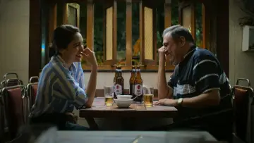 Задник до фільму "द मेहता बॉयज" #739179