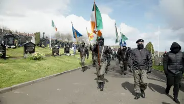 Задник до фильму"Irlande du Nord, la frontière de tous les dangers" #447091