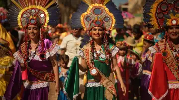 Задник до фільму "Hispanoamérica: canto de vida y esperanza" #464652