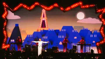 Задник до фильму"Mika à l