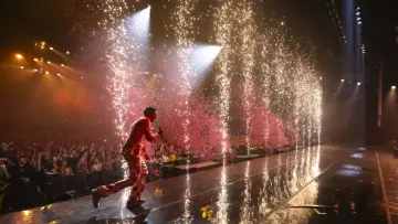Задник до фильму"Mika à l
