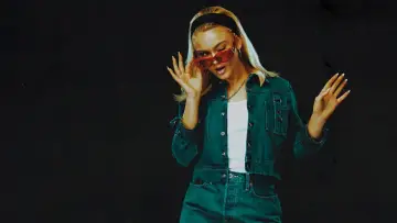 Задник до фильму"Zara Larsson 