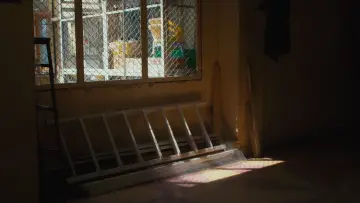 Задник до фільму "Cuối giường dậy lên một tiếng gọi" #447353