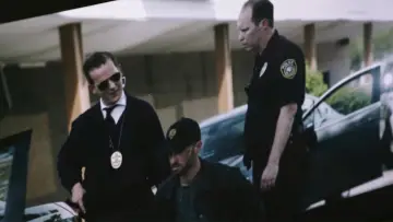 Задник до фильму"Bad Actor: A Hollywood Ponzi Scheme" #738696