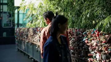 Задник до фільму "Cinta Tak Seindah Drama Korea" #738633