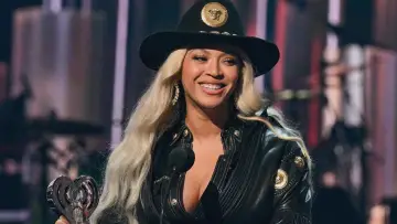 Задник до фильму"Call Me Country: Beyoncé & Nashville