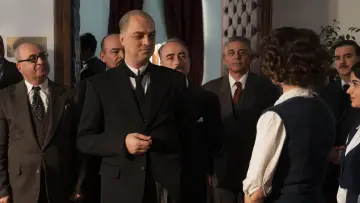 Задник до фильму"Bir Cumhuriyet Şarkısı" #738581