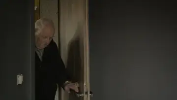 Задник до фильму"The Commandant
