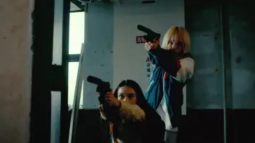 Задник до фильму"ベイビーわるきゅーれ ナイスデイズ" #682738