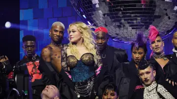 Задник до фильму"Madonna: The Celebration Tour in Rio" #469666