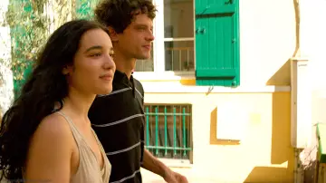 Задник до фильму"La Couleur dans les mains" #492874
